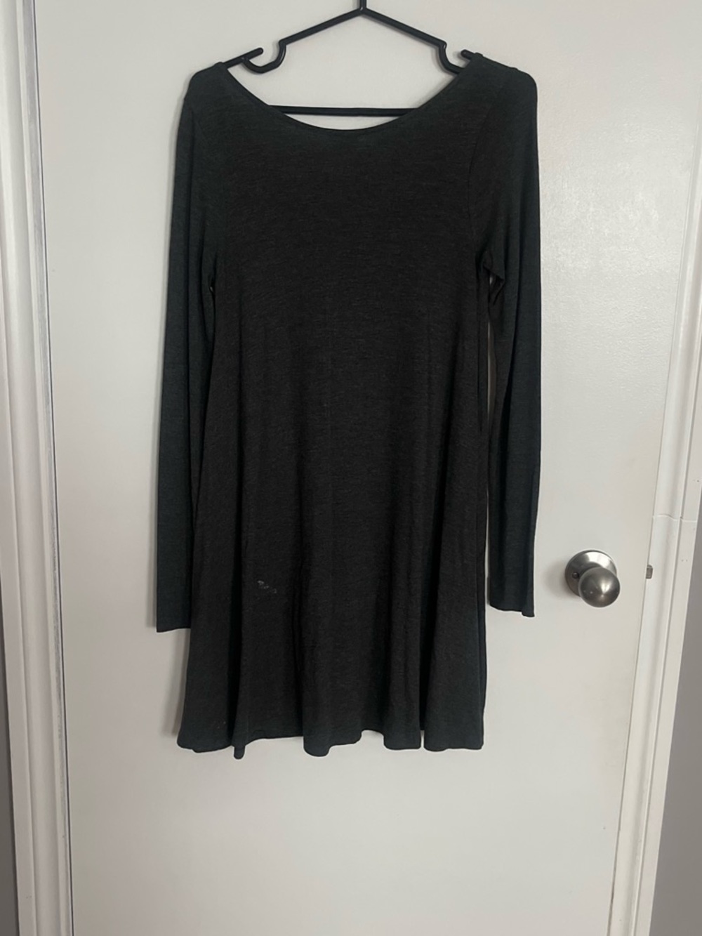 Garage along Sleeve Dress - Picture 2 of 3